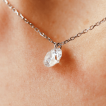 colgante diamante solitario
