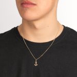 colgante oro hombre