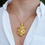 colgante oro hombre