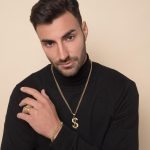 colgante oro hombre