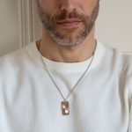 colgante plata hombre
