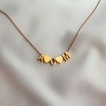 collar con iniciales hijos