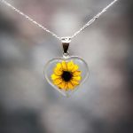 collar de girasol