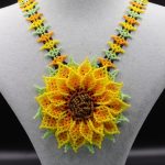 collar de girasol