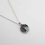 collar de luna
