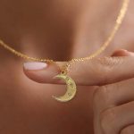 collar de luna