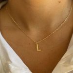 collar inicial oro