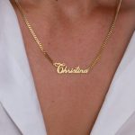collar nombre oro