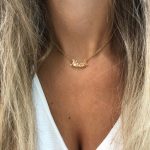 collar nombre oro