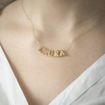 collar nombre oro