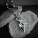 collar para hombre